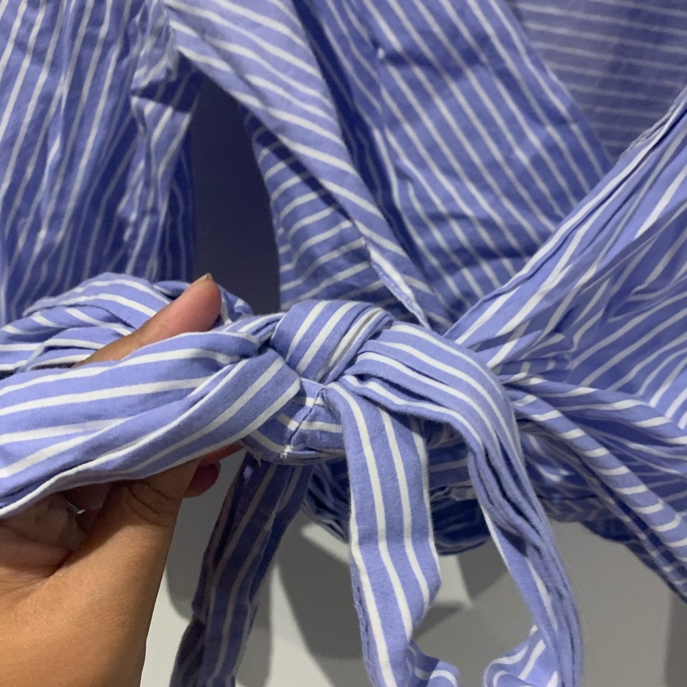 Zara wrap top💙🤍 - Picture 3 of 7